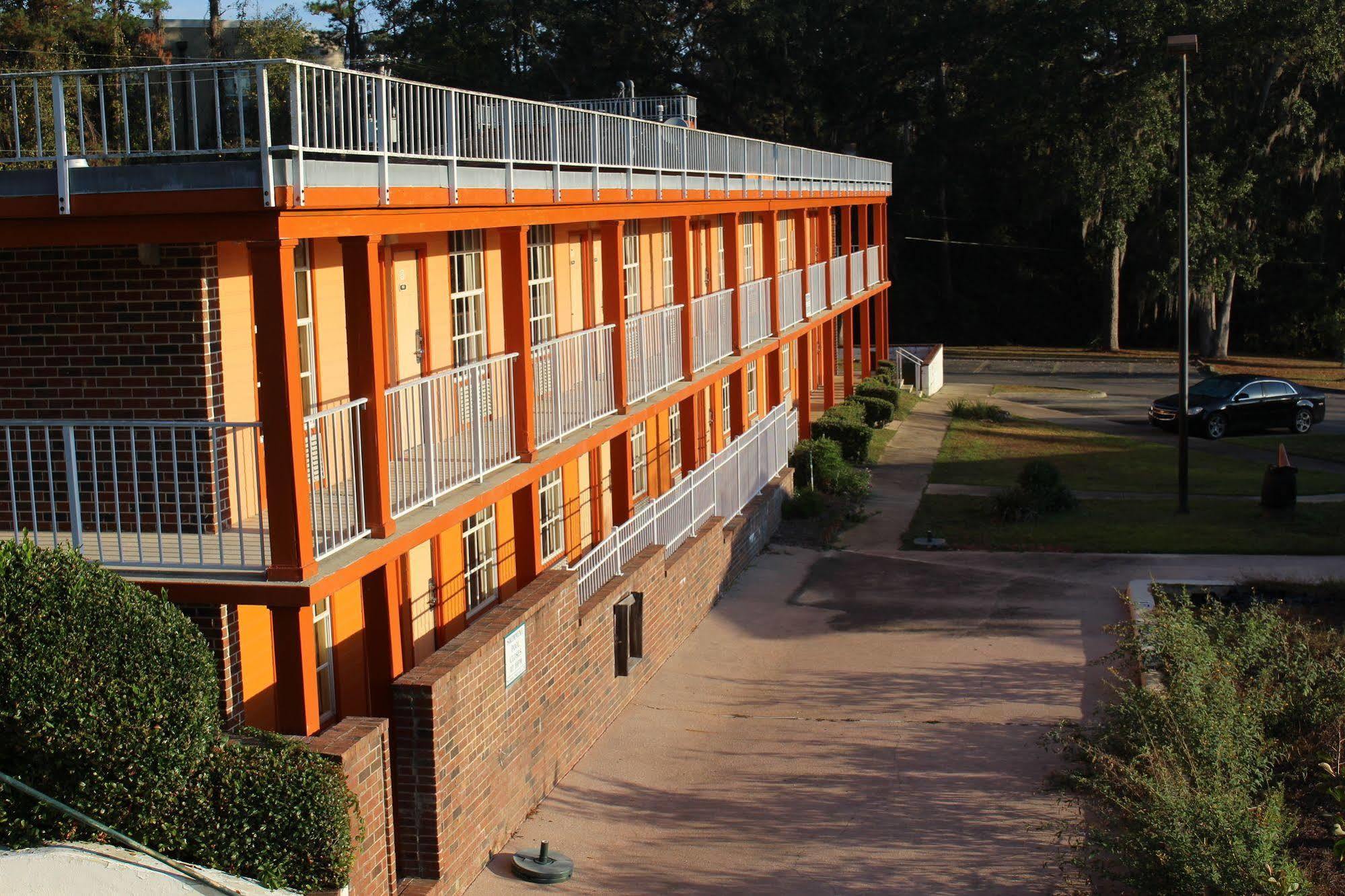 Seven Hills Suites I-10 Tallahassee Exterior photo